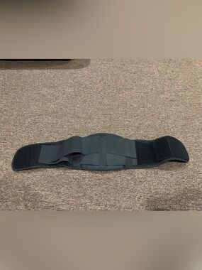 NWT! Black Men’s M Black Support Belt adjustable velcro Foam Padding